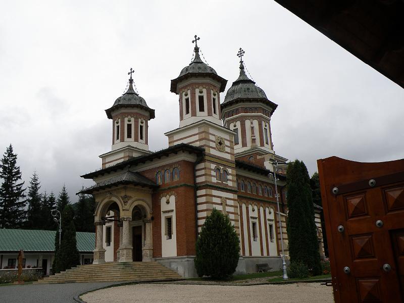 Sinaia - monastyr.jpg